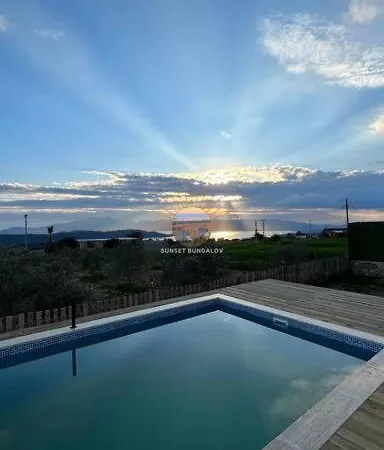 4 Kisilik Mustakil Havuzlu, Sunset Bungalov 1 Villa